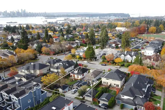 1632 Mahon Avenue, North Vancouver For Sale - image 3