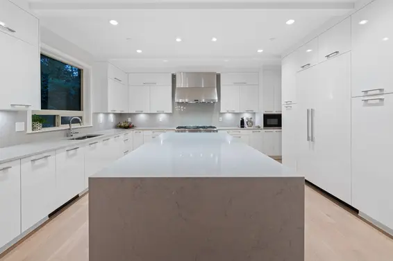 4062 Virginia Crescent, North Vancouver For Sale - image 11