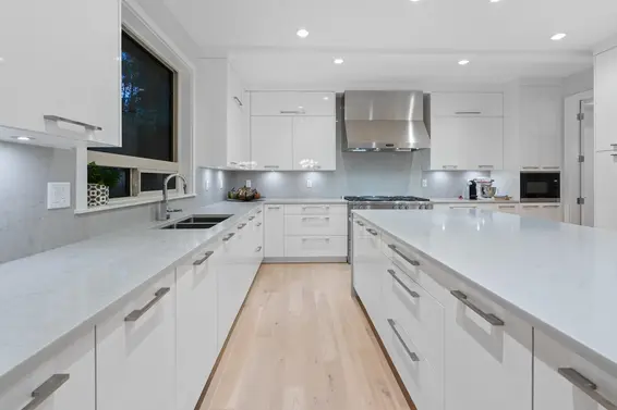 4062 Virginia Crescent, North Vancouver For Sale - image 15