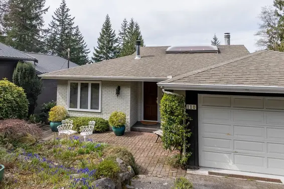 110 Oceanview Place, Lions Bay For Sale - image 1