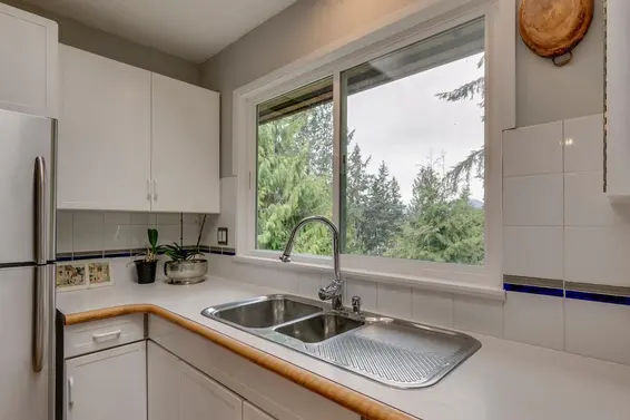 110 Oceanview Place, Lions Bay For Sale - image 18