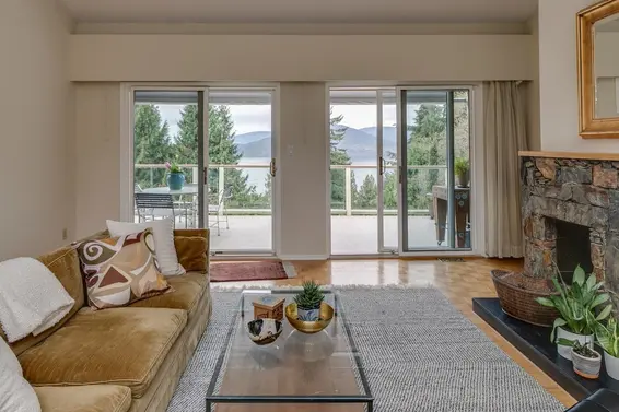 110 Oceanview Place, Lions Bay For Sale - image 3