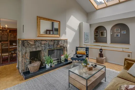 110 Oceanview Place, Lions Bay For Sale - image 5