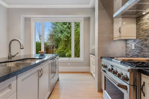 1029 Belmont Avenue, North Vancouver For Sale - image 7