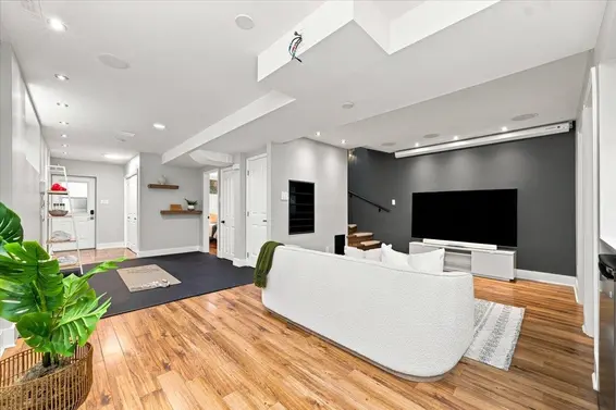 223 West 19th Street, North Vancouver For Sale - image 19