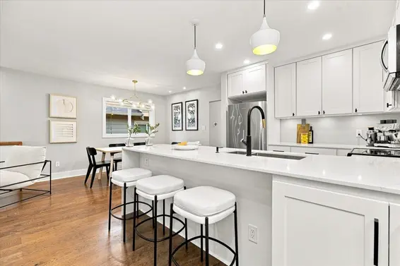 223 West 19th Street, North Vancouver For Sale - image 2