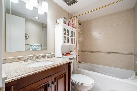 211 175 East 4th Street, North Vancouver For Sale - image 14