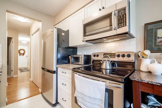211 175 East 4th Street, North Vancouver For Sale - image 3