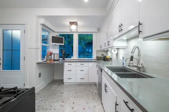 3260 Travers Avenue, West Vancouver For Sale - image 11