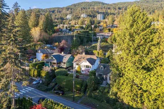 3260 Travers Avenue, West Vancouver For Sale - image 4