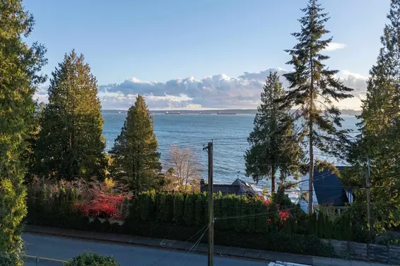 3260 Travers Avenue, West Vancouver For Sale - image 5