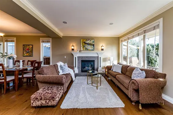 624 East 14Th Street, North Vancouver For Sale - image 2