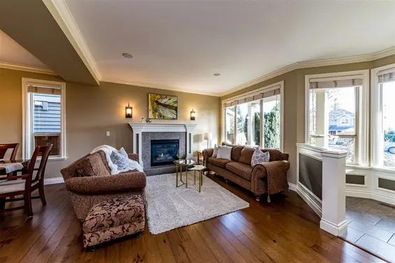 624 East 14Th Street, North Vancouver For Sale - image 3