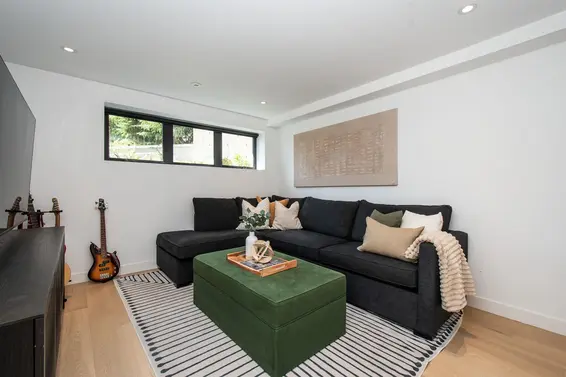4598 Meadowbank Close, North Vancouver For Sale - image 29