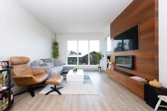 404 1061 Marine Drive, North Vancouver For Sale - image 4