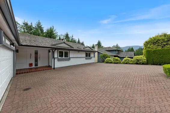 5261 Ranger Avenue, North Vancouver For Sale - image 33