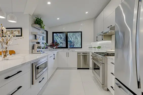 2836 Violet Street, North Vancouver For Sale - image 2