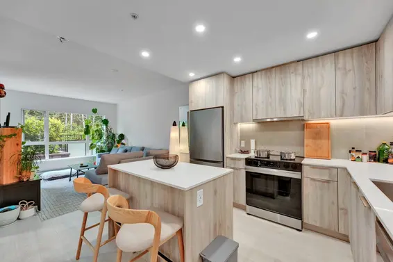 211 3596 Malsum Drive, North Vancouver