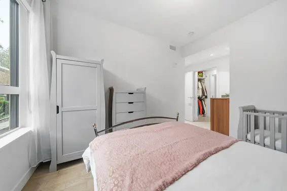 201 3220 Connaught Crescent, North Vancouver For Sale - image 11