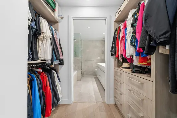 201 3220 Connaught Crescent, North Vancouver For Sale - image 12