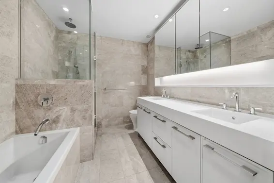 201 3220 Connaught Crescent, North Vancouver For Sale - image 13