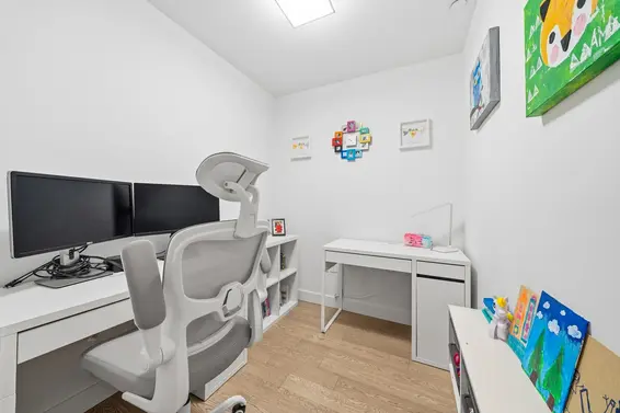 201 3220 Connaught Crescent, North Vancouver For Sale - image 17