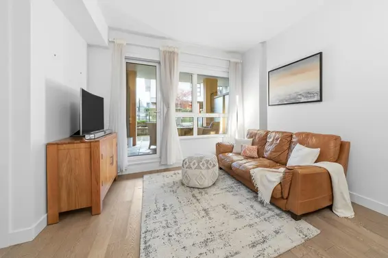 201 3220 Connaught Crescent, North Vancouver For Sale - image 3