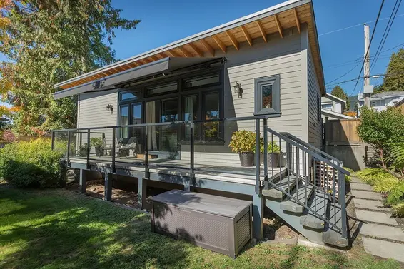 208 East 26th Street, North Vancouver