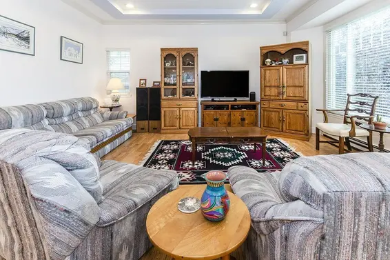 522 East 4th Street, North Vancouver For Sale - image 4