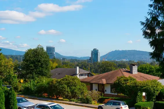 1018 Cloverley Street, North Vancouver For Sale - image 16