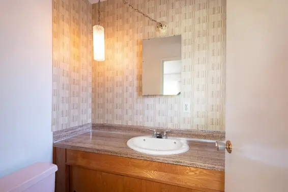1018 Cloverley Street, North Vancouver For Sale - image 30