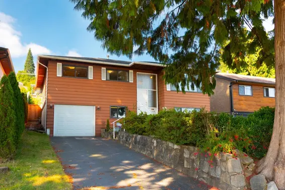 1018 Cloverley Street, North Vancouver For Sale - image 4