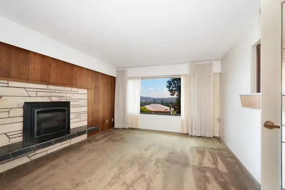 1018 Cloverley Street, North Vancouver For Sale - image 9