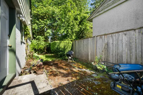 2640 Viewlynn Drive, North Vancouver For Sale - image 10