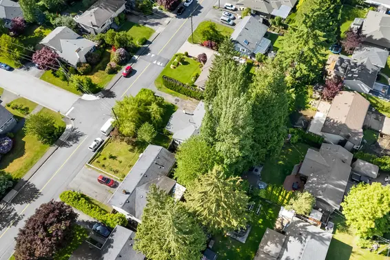 2640 Viewlynn Drive, North Vancouver For Sale - image 13