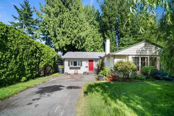2640 Viewlynn Drive, North Vancouver For Sale - image 7