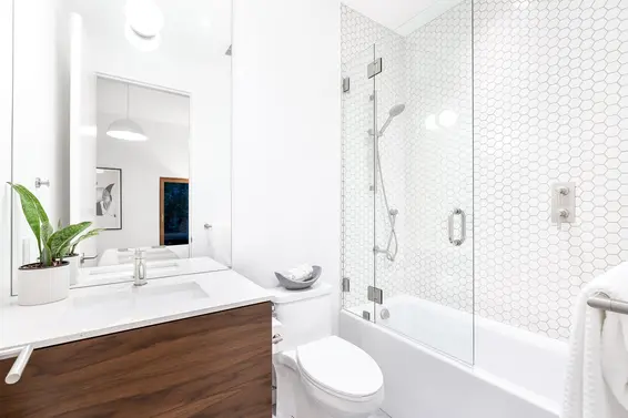 3823 Bayridge Avenue, West Vancouver For Sale - image 32