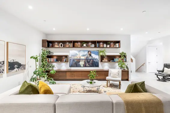 3823 Bayridge Avenue, West Vancouver For Sale - image 33