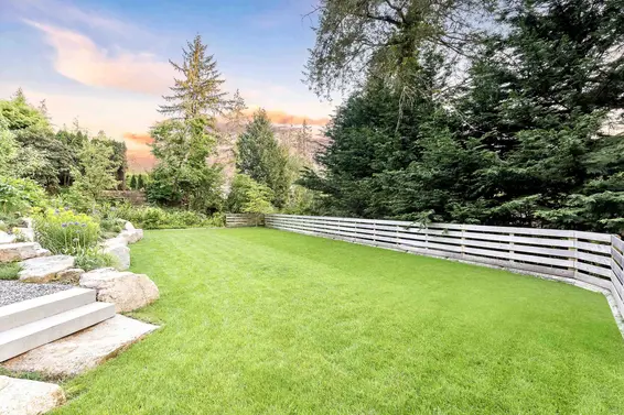 3823 Bayridge Avenue, West Vancouver For Sale - image 37