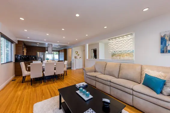 2549 Bendale Road, North Vancouver For Sale - image 2