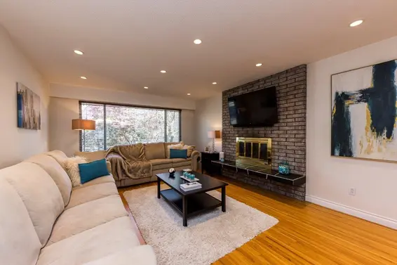 2549 Bendale Road, North Vancouver For Sale - image 3
