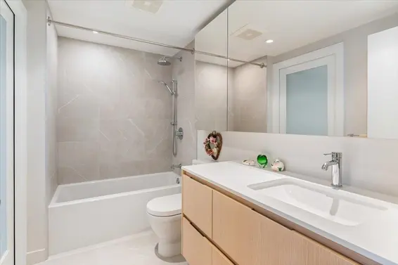 319 1500 Fern Street, North Vancouver For Sale - image 15