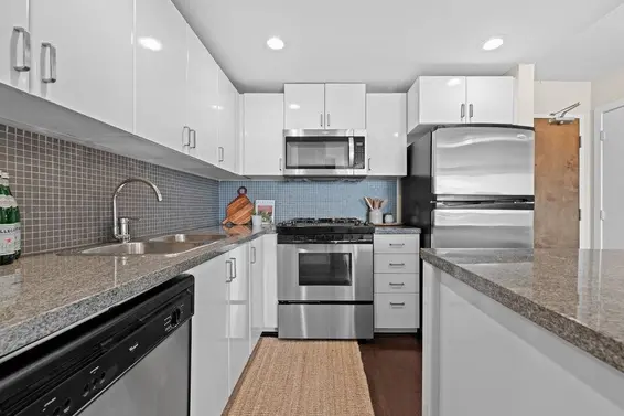 1209 155 West 1st Street, North Vancouver For Sale - image 2