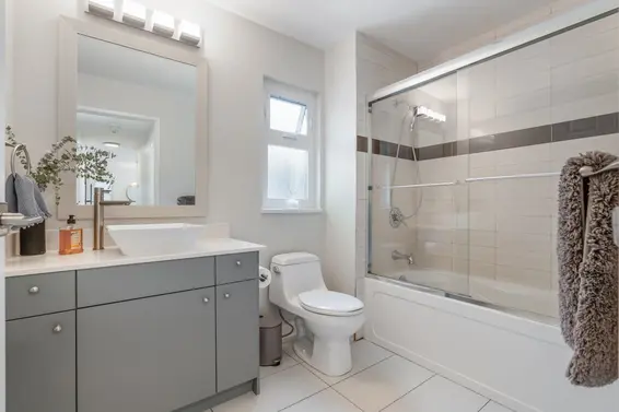 625 Seymour Court, North Vancouver For Sale - image 20