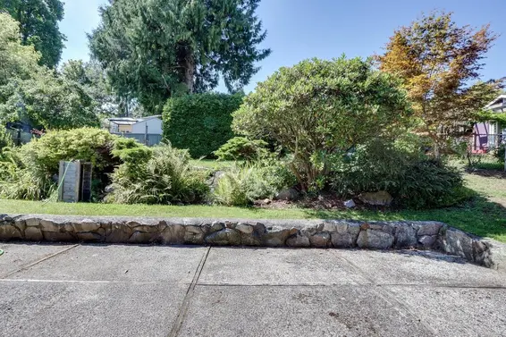 893 Huntingdon Crescent, North Vancouver For Sale - image 33