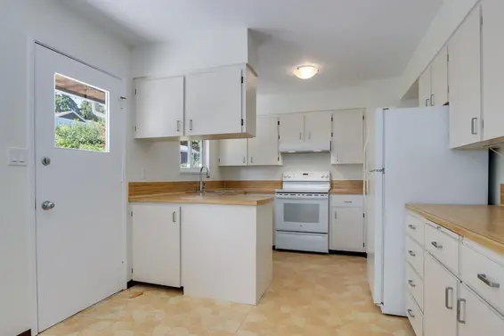893 Huntingdon Crescent, North Vancouver For Sale - image 8