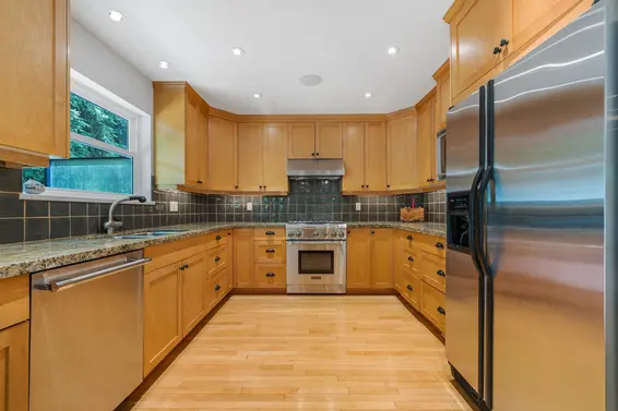 1690 Cascade Court, North Vancouver For Sale - image 18