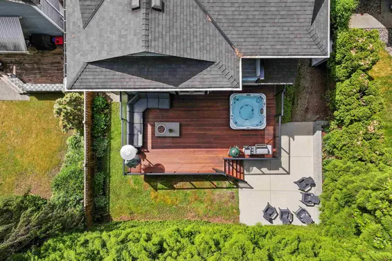 1690 Cascade Court, North Vancouver For Sale - image 2