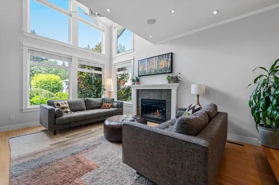 1690 Cascade Court, North Vancouver For Sale - image 3