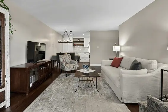 205 150 East 5th Street, North Vancouver For Sale - image 10